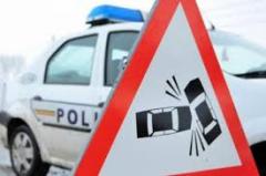 Impact frontal între un TIR și un autoturism pe DN6, în Caraș-Severin. Unul dintre șoferi a murit